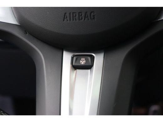 BMW 2 Serie 220i High Executive M Sport Automaat / Panoramadak / Sportstoelen / Achteruitrijcamera / Adaptiev... ActivLease financial lease