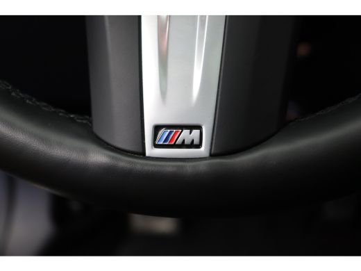 BMW 2 Serie 220i High Executive M Sport Automaat / Panoramadak / Sportstoelen / Achteruitrijcamera / Adaptiev... ActivLease financial lease