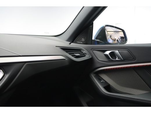 BMW 2 Serie 220i High Executive M Sport Automaat / Panoramadak / Sportstoelen / Achteruitrijcamera / Adaptiev... ActivLease financial lease