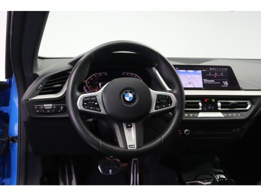 BMW 2 Serie 220i High Executive M Sport Automaat / Panoramadak / Sportstoelen / Achteruitrijcamera / Adaptiev... ActivLease financial lease