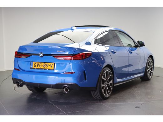 BMW 2 Serie 220i High Executive M Sport Automaat / Panoramadak / Sportstoelen / Achteruitrijcamera / Adaptiev... ActivLease financial lease