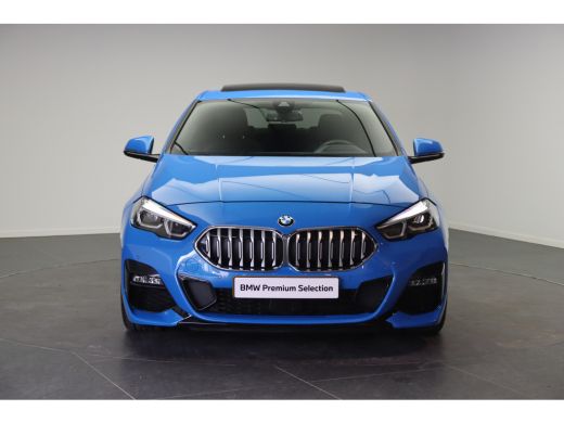 BMW 2 Serie 220i High Executive M Sport Automaat / Panoramadak / Sportstoelen / Achteruitrijcamera / Adaptiev... ActivLease financial lease