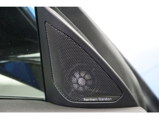 BMW 2 Serie 220i High Executive M Sport Automaat / Panoramadak / Sportstoelen / Achteruitrijcamera / Adaptiev... ActivLease financial lease