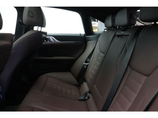 BMW 4 Serie Gran Coupé 420i M Sport Automaat / Schuif-kanteldak / Comfort Access / M Sportonderstel / Cruise ... ActivLease financial lease