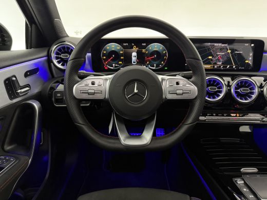 Mercedes-Benz A-Klasse 180 AMG | Panoramadak | Sfeerverl. | Burmester | Camera | Virtual Cockpit | LED | Memory seats ActivLease financial lease