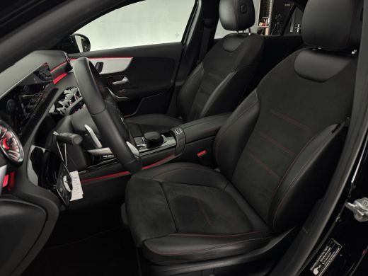 Mercedes-Benz A-Klasse 180 AMG | Panoramadak | Sfeerverl. | Burmester | Camera | Virtual Cockpit | LED | Memory seats ActivLease financial lease