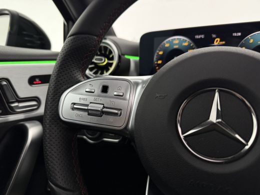 Mercedes-Benz A-Klasse 180 AMG | Panoramadak | Sfeerverl. | Burmester | Camera | Virtual Cockpit | LED | Memory seats ActivLease financial lease