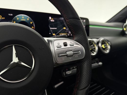 Mercedes-Benz A-Klasse 180 AMG | Panoramadak | Sfeerverl. | Burmester | Camera | Virtual Cockpit | LED | Memory seats ActivLease financial lease