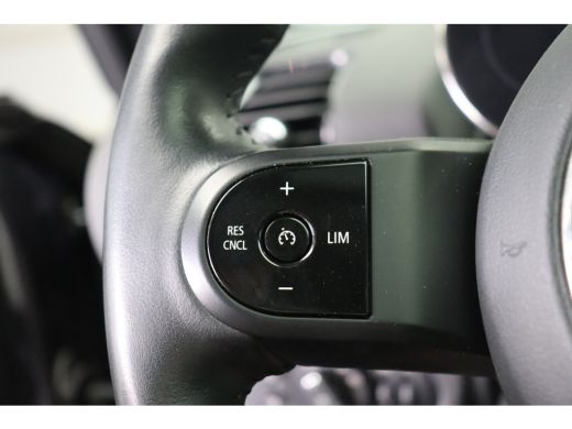Mini Clubman Cooper Automaat / Panoramadak / Achteruitrijcamera / Comfort Access / LED / Head-Up ActivLease financial lease