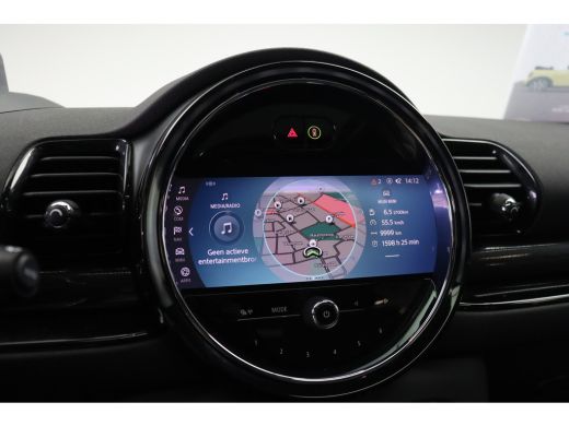 Mini Clubman Cooper Automaat / Panoramadak / Achteruitrijcamera / Comfort Access / LED / Head-Up ActivLease financial lease