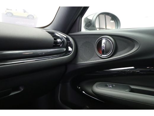 Mini Clubman Cooper Automaat / Panoramadak / Achteruitrijcamera / Comfort Access / LED / Head-Up ActivLease financial lease