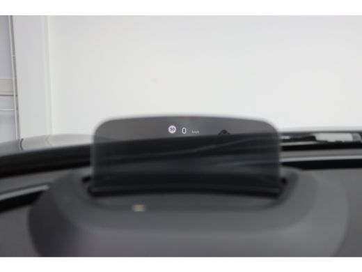 Mini Clubman Cooper Automaat / Panoramadak / Achteruitrijcamera / Comfort Access / LED / Head-Up ActivLease financial lease