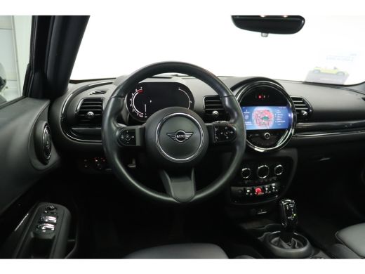Mini Clubman Cooper Automaat / Panoramadak / Achteruitrijcamera / Comfort Access / LED / Head-Up ActivLease financial lease