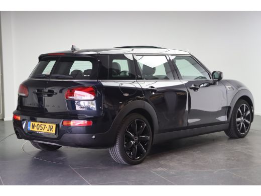 Mini Clubman Cooper Automaat / Panoramadak / Achteruitrijcamera / Comfort Access / LED / Head-Up ActivLease financial lease