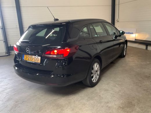 Opel Astra Sports Tourer 1.2 Edition Airco | AGR-Stoel | Camera | Cruise Control | DAB | LMV 16" | Navi | PD... ActivLease financial lease