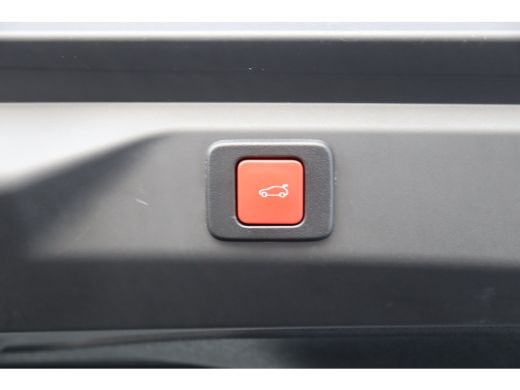 Peugeot 3008 1.2 HYBRID 136PK GT AUTOMAAT / NAVI / LEDER / CLIMA / LED / PDC / 19" LMV / CAMERA / WINTERPAKKET... ActivLease financial lease