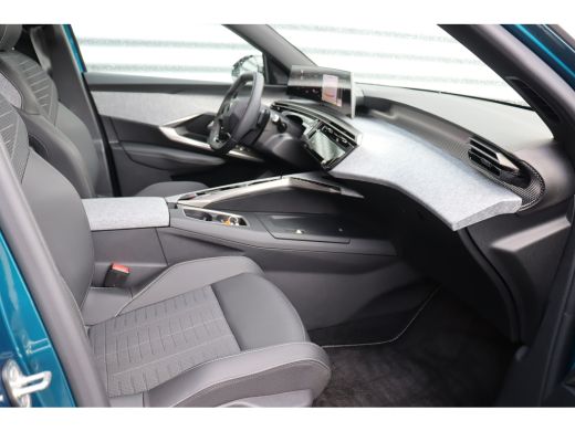 Peugeot 3008 1.2 HYBRID 136PK GT AUTOMAAT / NAVI / LEDER / CLIMA / LED / PDC / 19" LMV / CAMERA / WINTERPAKKET... ActivLease financial lease
