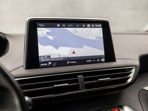 Peugeot 3008 1.2 PureTech Premium Sport (APPLE CARPLAY, GROOT NAVI, LEDER, KEYLESS, SPORTSTOELEN, 360 CAMERA, ... ActivLease financial lease
