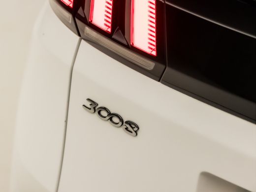 Peugeot 3008 1.2 PureTech Premium Sport (APPLE CARPLAY, GROOT NAVI, LEDER, KEYLESS, SPORTSTOELEN, 360 CAMERA, ... ActivLease financial lease