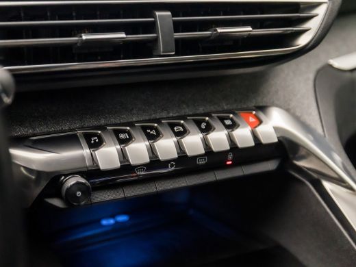 Peugeot 3008 1.2 PureTech Premium Sport (APPLE CARPLAY, GROOT NAVI, LEDER, KEYLESS, SPORTSTOELEN, 360 CAMERA, ... ActivLease financial lease