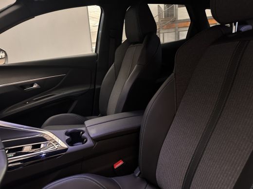 Peugeot 3008 1.6 plug-in Hybrid 180 Allure Camera | 19" Lichtmetaal | Digitaal Dashboard | Carplay | Parkeerse... ActivLease financial lease