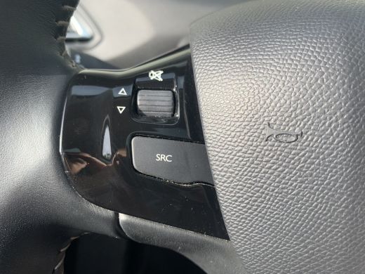 Peugeot 308 SW 1.2 PureTech Allure Airco | Cruise Control | LMV 16" | Navi | PDC V&A | Pano | ActivLease financial lease
