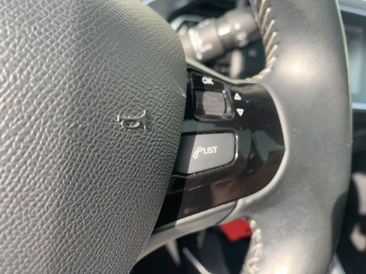 Peugeot 308 SW 1.2 PureTech Allure Airco | Cruise Control | LMV 16" | Navi | PDC V&A | Pano | ActivLease financial lease