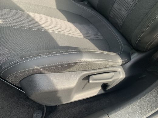 Peugeot 308 SW 1.2 PureTech Allure Airco | Cruise Control | LMV 16" | Navi | PDC V&A | Pano | ActivLease financial lease