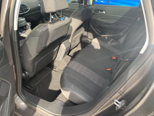 Peugeot 308 SW 1.2 PureTech Allure Airco | Cruise Control | LMV 16" | Navi | PDC V&A | Pano | ActivLease financial lease