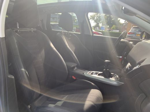 Peugeot 308 SW 1.2 PureTech Allure Airco | Cruise Control | LMV 16" | Navi | PDC V&A | Pano | ActivLease financial lease