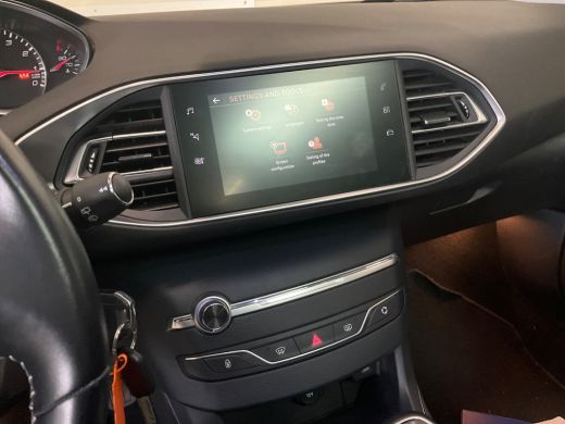 Peugeot 308 SW 1.2 PureTech Allure Airco | Camera | Cruise Control | LMV 16" | Navi | PDC V&A | Pano | ActivLease financial lease