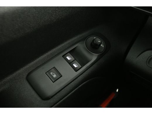 Peugeot Partner 1.6 BlueHDI L1H1 | Airco | Carplay | Parkeersensoren | Trekhaak | Schuifdeur ActivLease financial lease