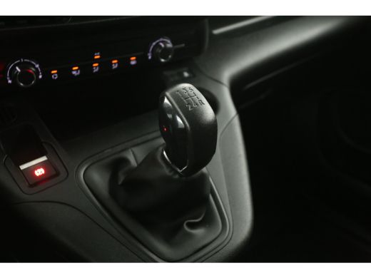 Peugeot Partner 1.6 BlueHDI L1H1 | Airco | Carplay | Parkeersensoren | Trekhaak | Schuifdeur ActivLease financial lease