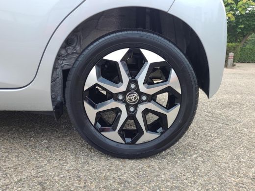 Toyota Aygo 1.0 VVT-i x-cite Cabrio | Apple CarPlay | Climate Control | Rijklaarprijs incl. garantie | ActivLease financial lease