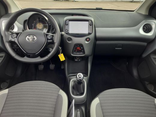 Toyota Aygo 1.0 VVT-i x-cite Cabrio | Apple CarPlay | Climate Control | Rijklaarprijs incl. garantie | ActivLease financial lease