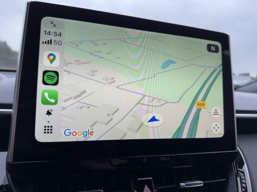 Toyota Corolla Cross Hybrid 200 Style **NAVIGATIE/ DODEHOEK DETECTIE/ STOEL EN STUURWIELVERWARMING/ PARKEERSENSOREN** ActivLease financial lease