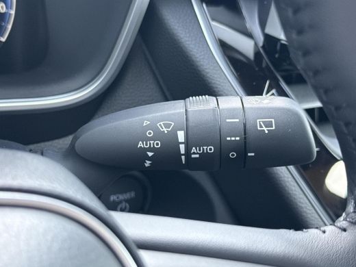 Toyota Corolla Cross Hybrid 200 Style **NAVIGATIE/ DODEHOEK DETECTIE/ STOEL EN STUURWIELVERWARMING/ PARKEERSENSOREN** ActivLease financial lease