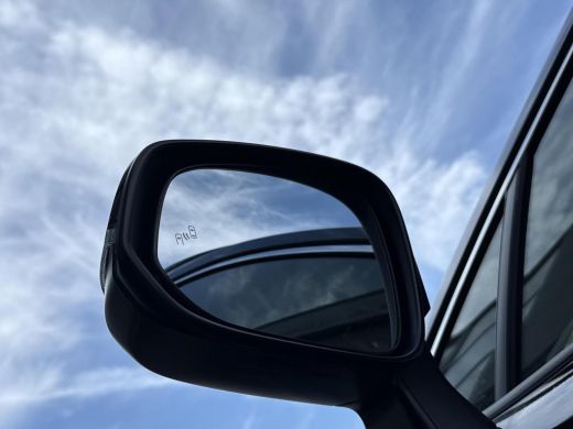 Toyota Corolla Cross Hybrid 200 Style **NAVIGATIE/ DODEHOEK DETECTIE/ STOEL EN STUURWIELVERWARMING/ PARKEERSENSOREN** ActivLease financial lease