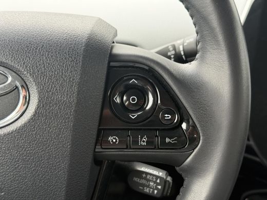 Toyota Prius 1.8 Plug-in Executive ActivLease financial lease