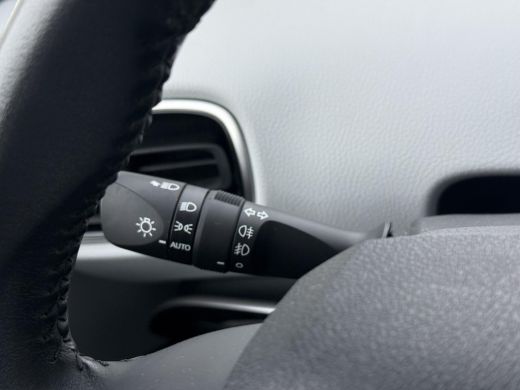 Toyota Prius 1.8 Plug-in Executive ActivLease financial lease
