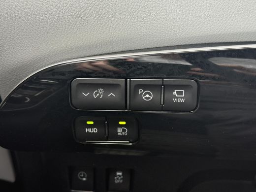 Toyota Prius 1.8 Plug-in Executive ActivLease financial lease