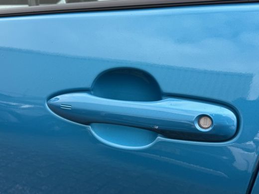 Toyota Prius 1.8 Plug-in Executive ActivLease financial lease
