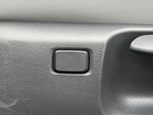 Toyota Prius 1.8 Plug-in Executive ActivLease financial lease