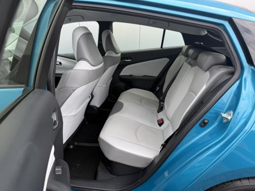 Toyota Prius 1.8 Plug-in Executive ActivLease financial lease