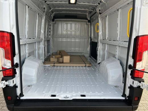 Toyota ProAce 2.2 D-4D L3H2 3.5t Comfort | BPM-vrij | Direct leverbaar | ActivLease financial lease