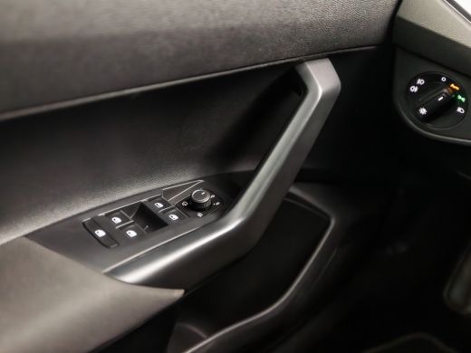 Volkswagen Polo 1.0 TSI Sportline Automaat (SCHUIFDAK, APPLE CARPLAY, VIRTUAL COCKPIT, GRILL VERLICHT, SPORTSTOEL... ActivLease financial lease