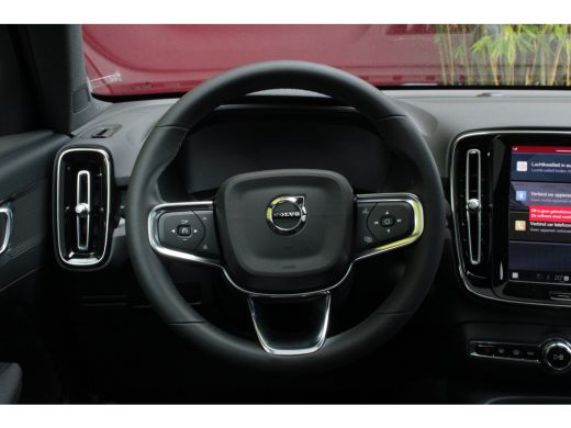 Volvo  C40 Single Motor Extended Range Plus 82 kWh | Achteruitrijcamera | Panoramadak | Adaptieve Cruise met... ActivLease financial lease