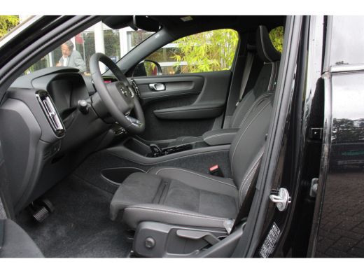 Volvo  C40 Single Motor Extended Range Plus 82 kWh | Achteruitrijcamera | Panoramadak | Adaptieve Cruise met... ActivLease financial lease