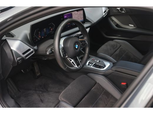 BMW 1 Serie 120 M Sport Automaat / Sportstoelen / Achteruitrijcamera / M Adaptief onderstel / Adaptieve LED /... ActivLease financial lease