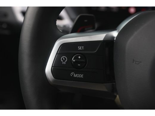 BMW 1 Serie 120 M Sport Automaat / Sportstoelen / Achteruitrijcamera / M Adaptief onderstel / Adaptieve LED /... ActivLease financial lease